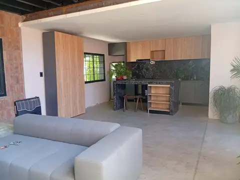 CASA EN P.A. 2 DORM. 2 BAÑOS, PATIO CON PARRILLERO