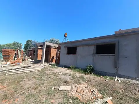 CASA EN CONSTRUCCIÓN LOTE 2000MT COMARCAS DE LUJAN