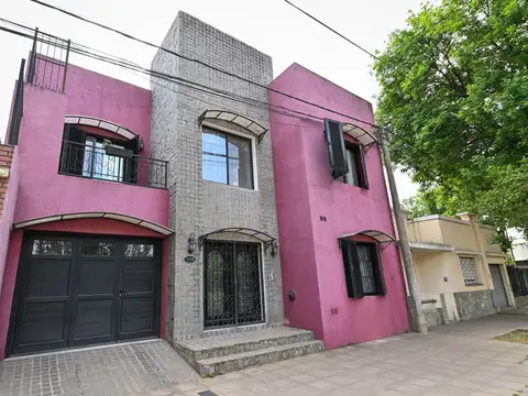 IMPORTANTE CASA EN VENTA EN EL CENTRO DE V. TUERTO