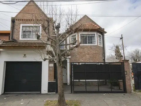 Casa 5 ambientes en venta en Martínez