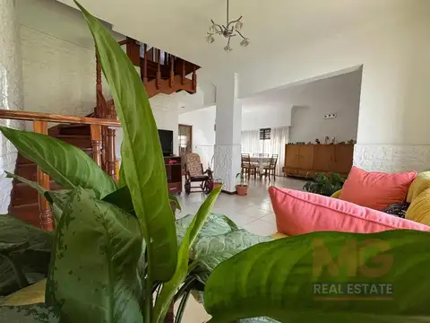 Venta de Casa   un extra - Ituzaingó