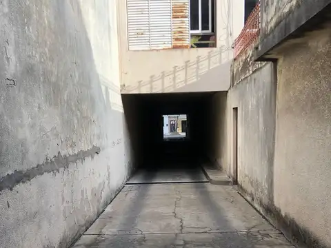 COCHERA PARA 1 AUTO REPUBLICA DE LA SEXTA OPORTUNIDAD