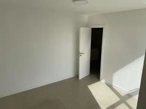 Oficina con cochera - Colón al 3400