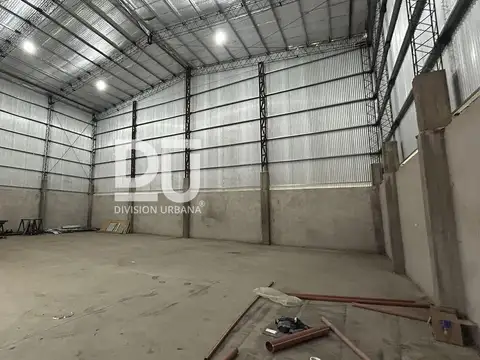 Galpón en Venta y Alquiler sobre Acceso Oeste