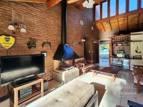 Casa en Venta con 2 cocheras