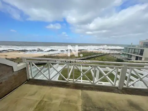 Departamento Penthouse en La Barra con impactantes vistas.