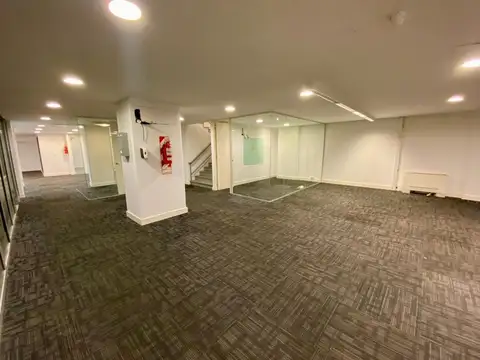 Oficina AAA alquiler Retiro con cochera