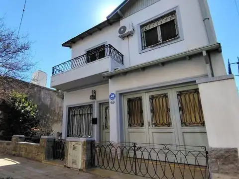 VENTA CHALET EN DOS PLANTAS | APTO CRÉDITO | PATIO, GARAGE, TERRAZA | ¡IDEAL INVERSOR! | OLIVOS