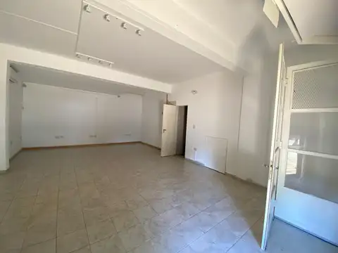 Local en Alquiler en La Plata, $ 500.000