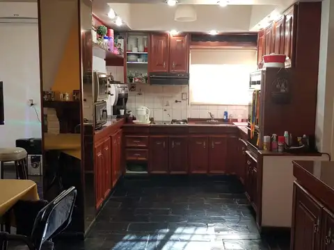 Casa 5 ambientes con 4 baños