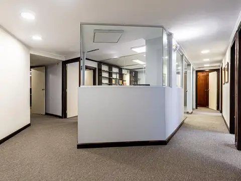 Amplias Oficinas de categoría! Piso de 400 m2 en zona Tribunales - Excelente estado!