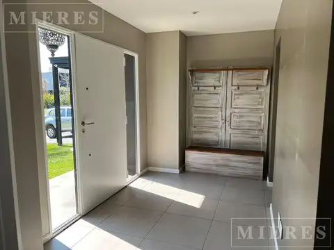 Casa en Alquiler en Villanueva, USD 2.500