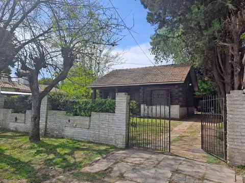 CASA EN VENTA EN EL TREBOL EZEIZA PILETA Y QUINCHO