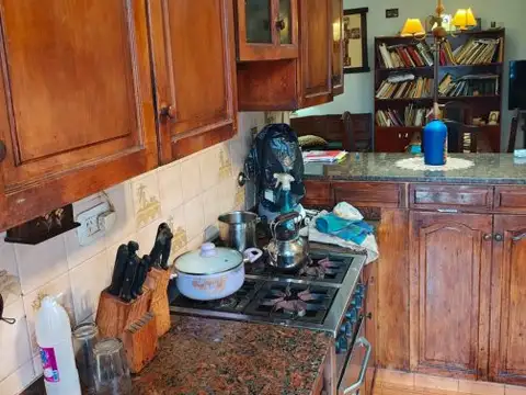 PH 3 ambientes con terraza y quincho. Sin expensas.