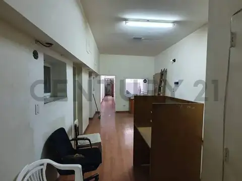 Casa 7 ambientes con 2 baños