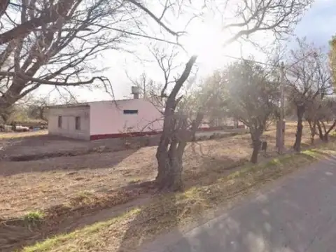 Las Malvinas e/ Luis Tirasso y Callao