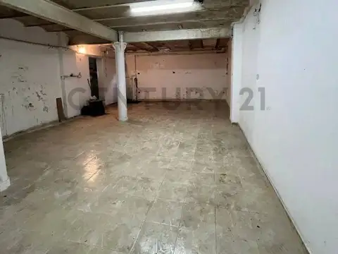 Excelente Local en Alquiler  con subsuelo ubicado en Moreno 1500, Monserrat