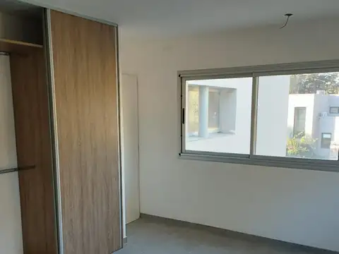 Casa en Venta en Berazategui, USD 215.000