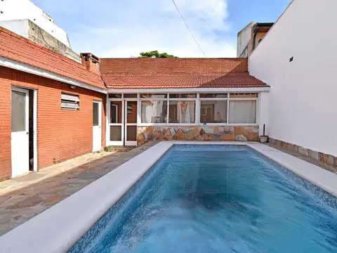 venta casa 5 amb cochera pileta en Almagro