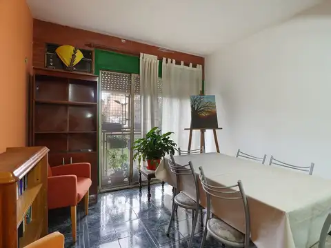 Departamento 4 amb. en Venta en Pompeya.