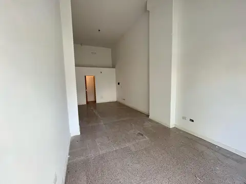 Local en Alquiler en Villa Ballester, $ 520.000