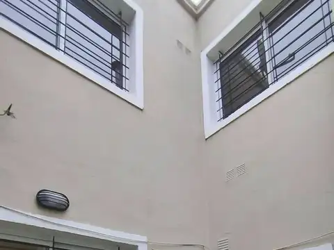 Crespo y Tucuman. Cerca Medicina  pasillo 2 dormi. patio