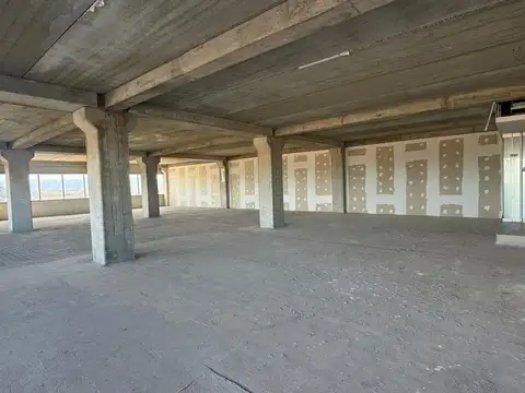 Oficina en Alquiler con 4 cocheras