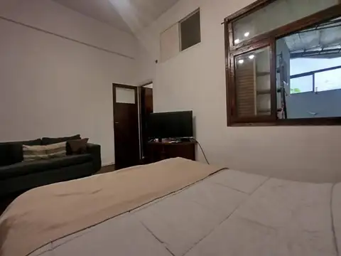 CARACAS al 400, FLORES. alquiler temporario c/patio propio