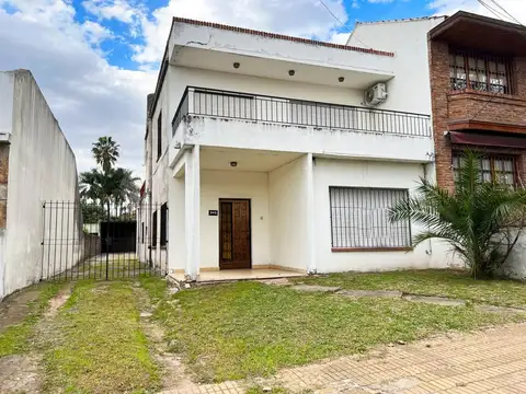 Casa 5 ambientes con cochera venta Don Bosco