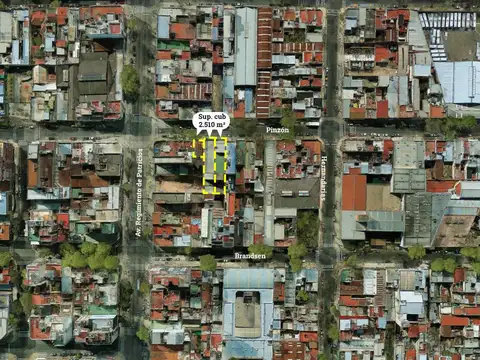 Pinzón  e/ Av.  Regimiento de los Patricios y Hernandarias Nº  1164 /72/76