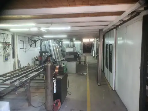 Galpon en zona Industrial Dominante