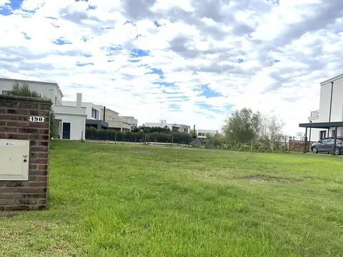 Terreno en Venta en El Cantón - Barrio Golf, USD 130.000