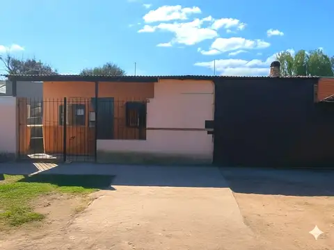 Casa en venta c/ cochera en Moreno