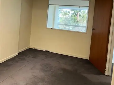 Oficina 4 ambientes con 2 baños