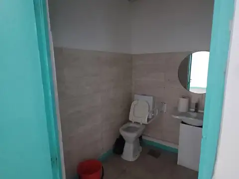 Amplio local en Alquiler