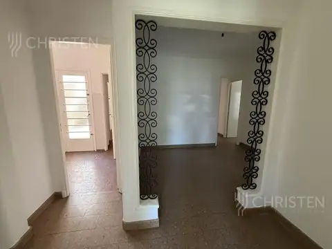 Depto Tipo Casa 8 ambientes con 1 baño