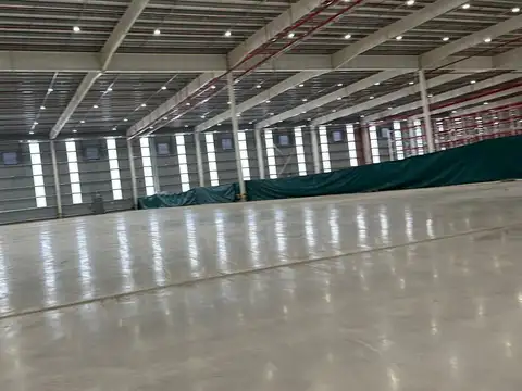 Alquiler Nave Industrial Triple A   DEPOSITO DE 28681 M2 CUBIERTOS