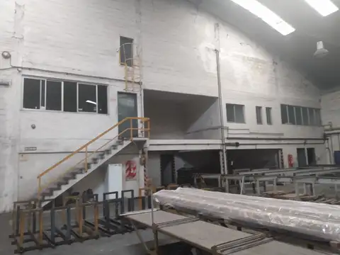 Galpon en Venta 41  mts Frente