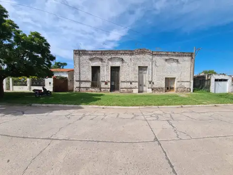 Vendo Casa a reciclar en Godoy