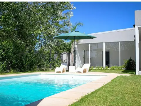 Casa en Venta con Pileta En Tierra de Sueños 3, Roldan