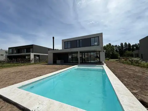 Casa  en Venta en La Calesa, Pilara, Pilar