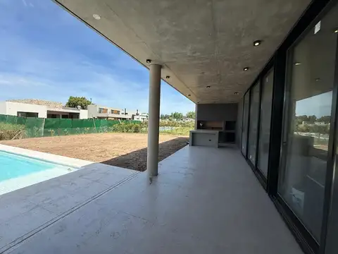 Casa  en Venta en La Calesa, Pilara, Pilar