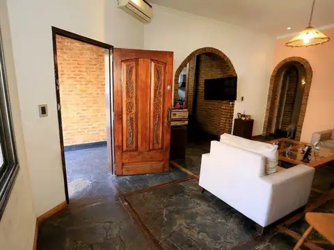 Casa 5 ambientes con 3 baños