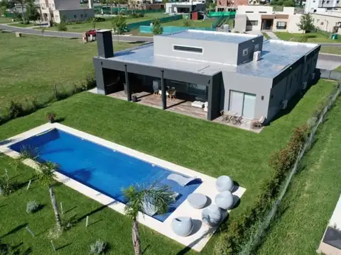 Casa en Venta en Haras Santa Maria, USD 450.000