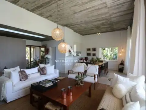 Casa 4 ambientes con 4 baños