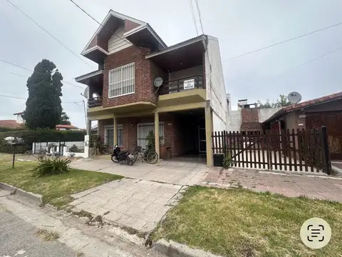 Miramar (Calle 10 1756) Ph tipo departamento. Balcón. Cochera. 1er piso