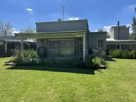 Casa en Alquiler en Roldan, USD 1.800