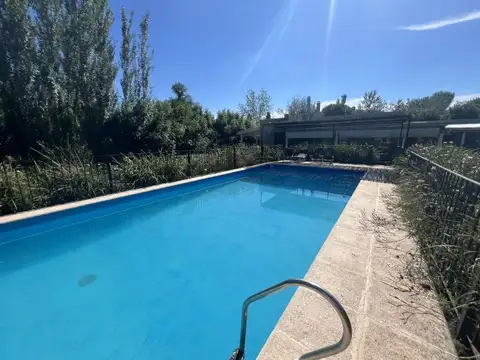 Casa en Alquiler en Roldan, USD 1.800