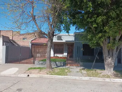 CASA 11 x 30- A 1 CUADRA DE COLOMBRES- ENTRE POSADAS y BELTRAN