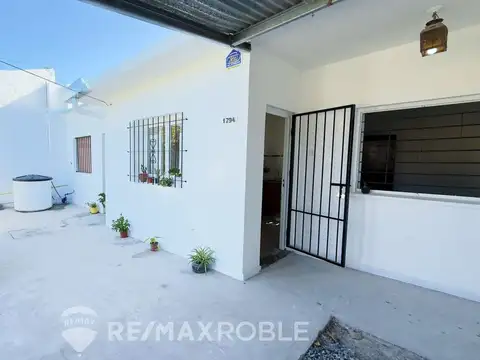 CASA EN ALQUILER LOS HORNOS RECICLADA 2DORMITORIOS